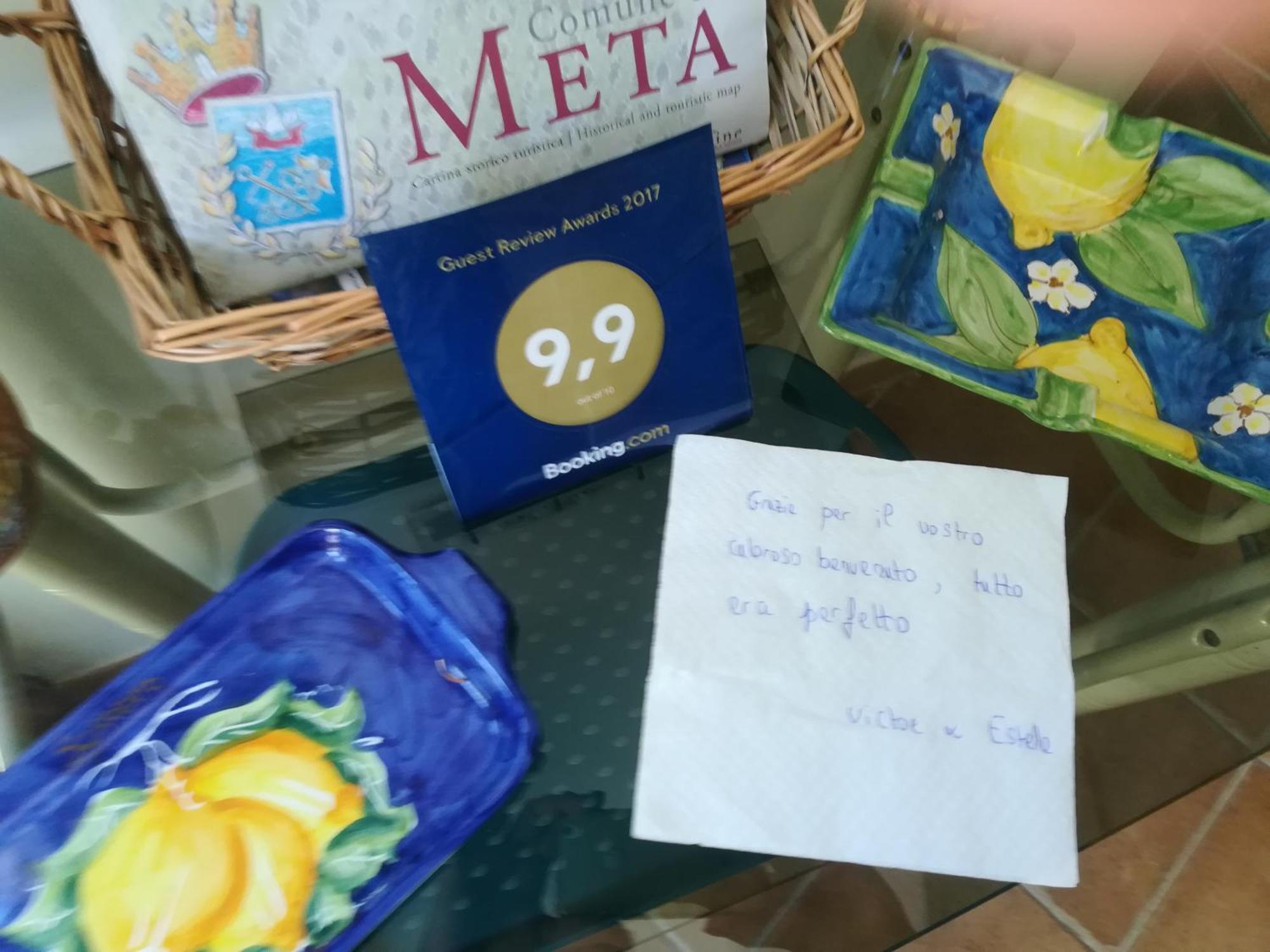 Villino L'Aranceto Sorrentino Bed & Breakfast Мета Стая снимка